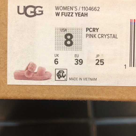 UGGS - Picture 10 of 11